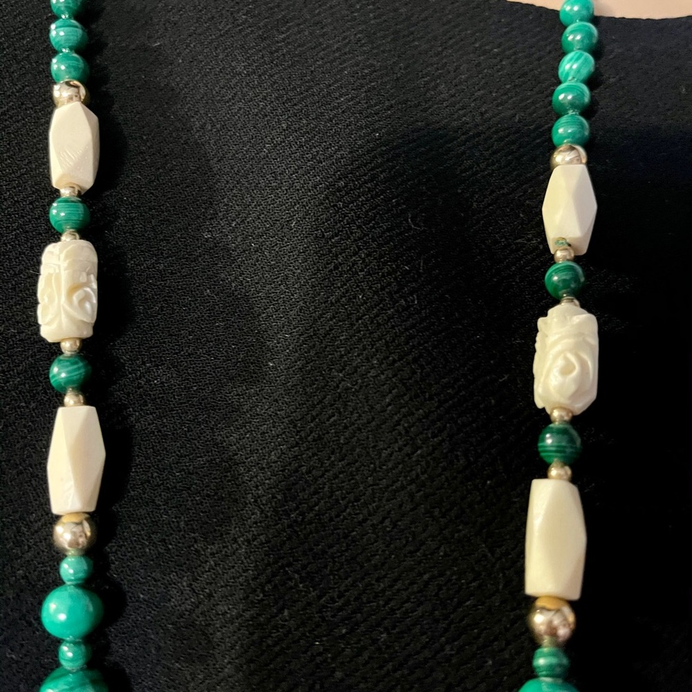 Vtg genuine malachite carved jade  gold necklace - Picture 5 of 12